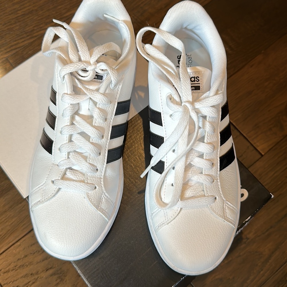 Adidas advantage mint condition sz 8 - Picture 3 of 5